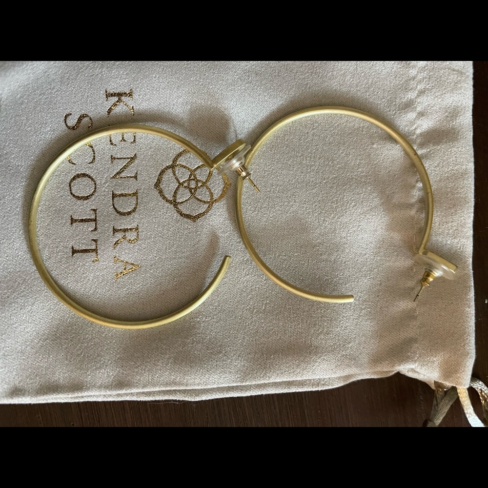 Kendra Scott hoop earring’s ✨